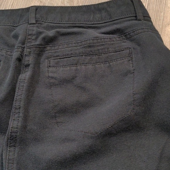 Chico's So Slimming Black Cropped Hi Rise Pant Size Medium, 10 - Picture 9 of 15